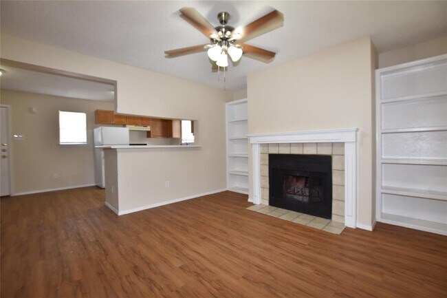 Foto del edificio - 2804 Jadewood Ct