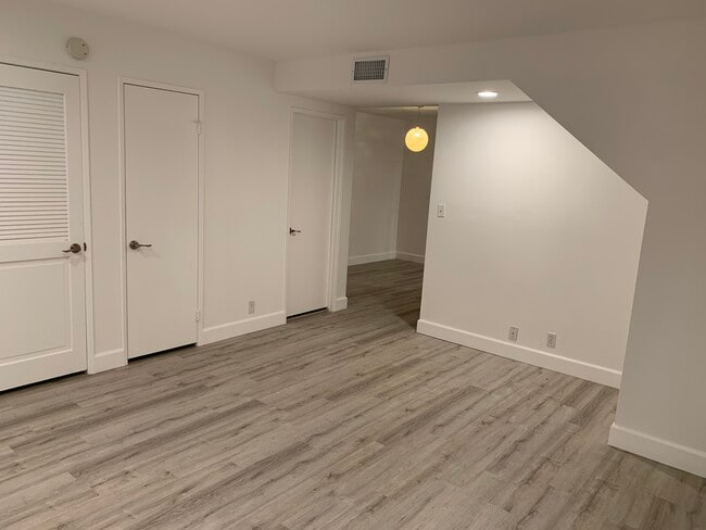 Building Photo - 41 Harkness Ave