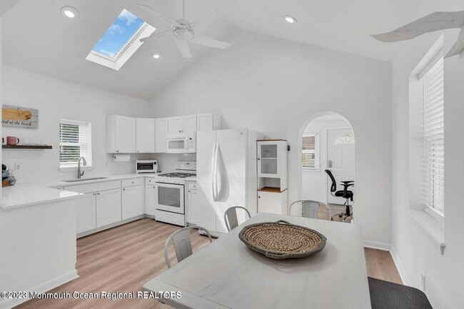 Foto del edificio - 638 Redmond Ave