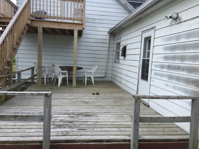 Building Photo - Country Comfort in Fort Atkinson