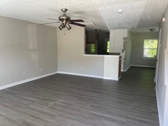 Building Photo - 2024 Grassy Banks Dr