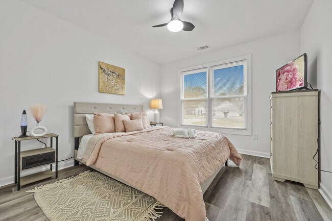 Foto del edificio - 2322 Red Rose Ln