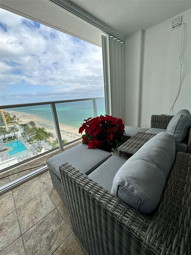 Primary Photo - 2751 S Ocean Dr