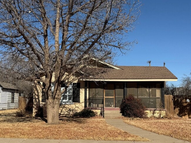 Building Photo - Furnished Short Term Rental