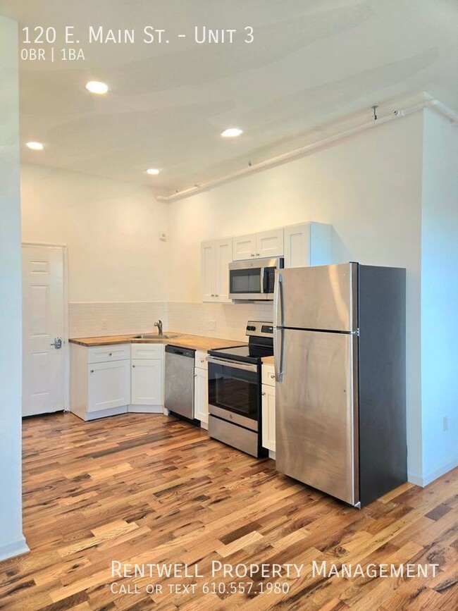 Building Photo - Studio+One Bath Apartment_Multi-Family_Ava...