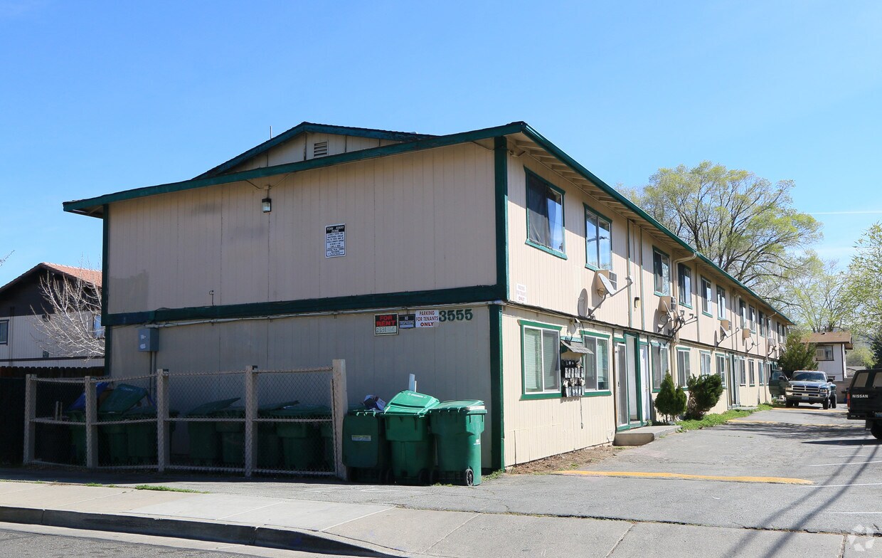 Primary Photo - 3555 Mazzone Ave