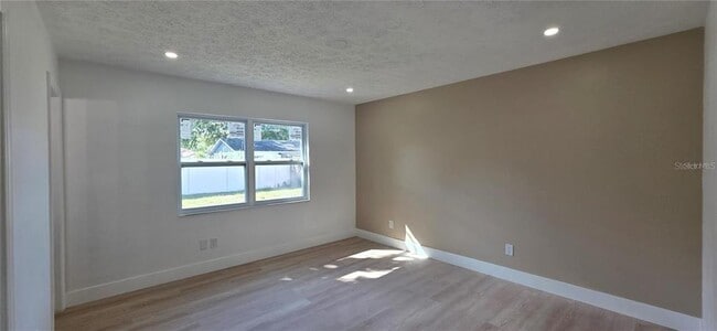 Building Photo - 3206 Las Brisas Dr