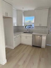 Building Photo - 1235 Allen Ave