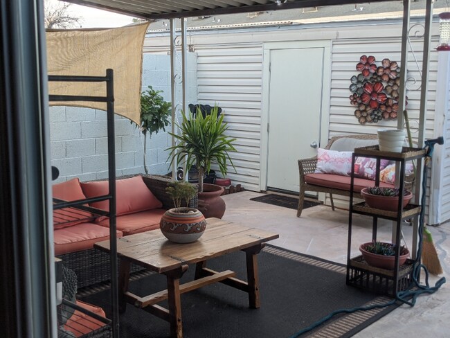 Building Photo - 6416 S La Corta Dr