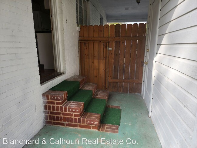 Building Photo - 2 br, 1.5 bath House - 2331 Washington Rd