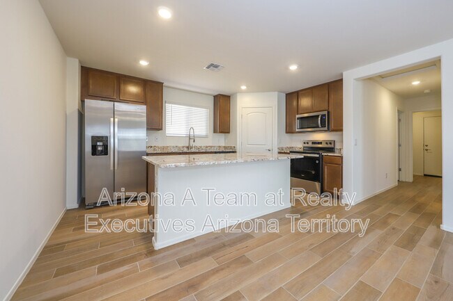 Building Photo - 9122 E Red Blf Ct