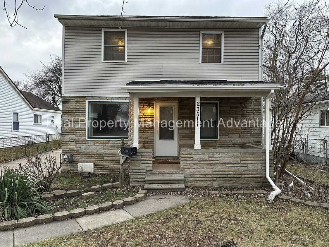 Primary Photo - Cute Three-Bedroom with Large Deck!