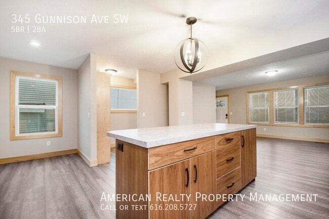 Foto del edificio - 345 Gunnison Ave SW