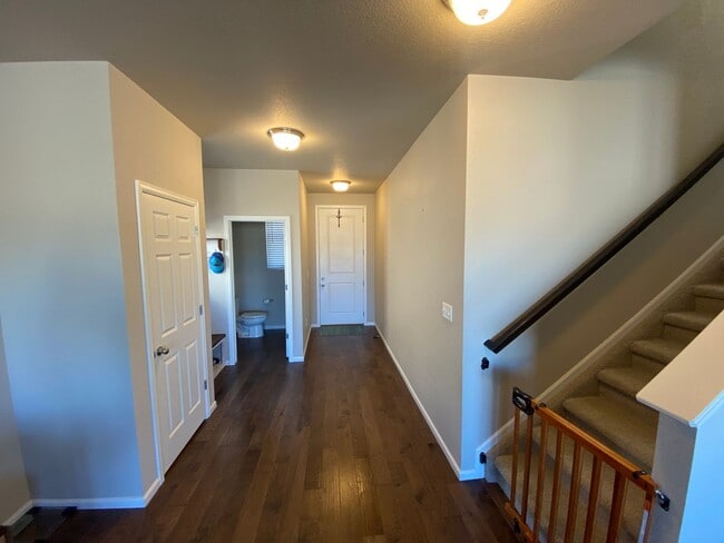 Building Photo - 4 Bed 4 Bathroom Home in Banning Lewis With Fished Basement!!