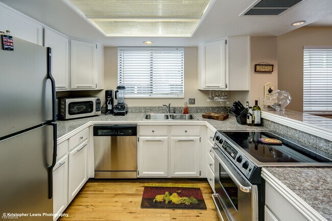 Foto del edificio - 3 br, 3 bath Condo - 2640 Lowell Boulevard