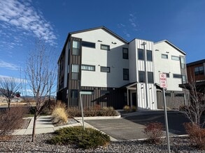 Building Photo - 2710 Sartain St