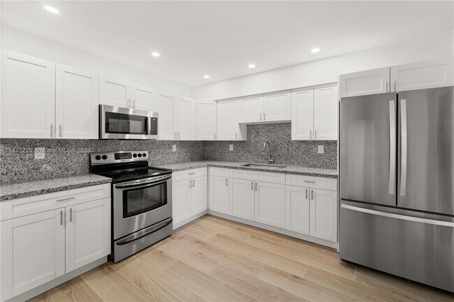 Foto del edificio - 35 NW 49th Ave