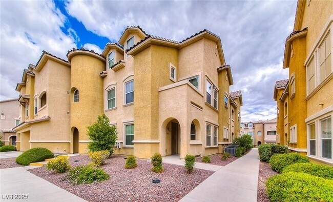 Foto del edificio - 8777 W Maule Ave