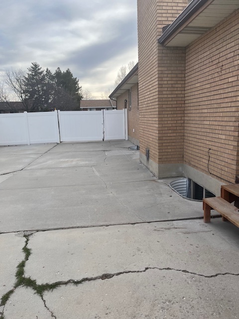 Gate to get to back yard - 2112 W Bowling Ave