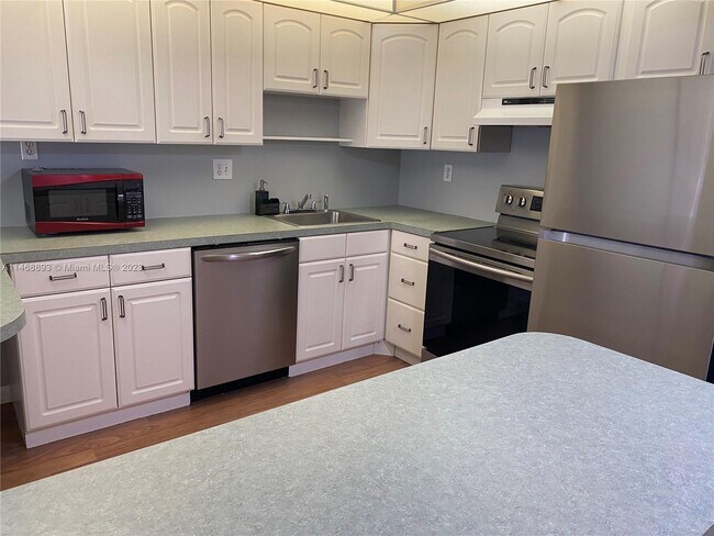 Foto del edificio - 2751 Taft St