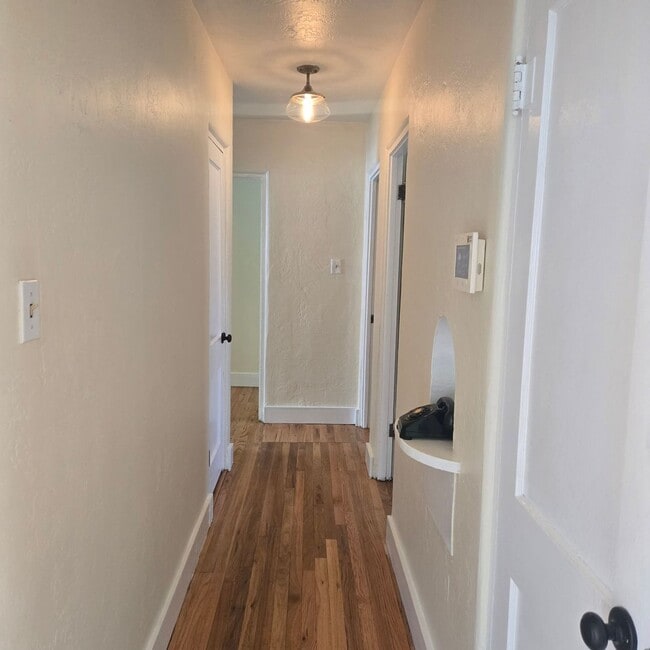Building Photo - 4 Bedroom House