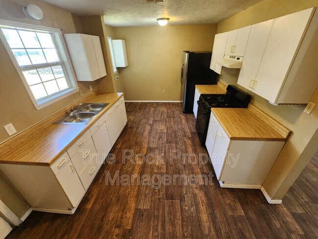 Foto del edificio - 522 W 2nd St