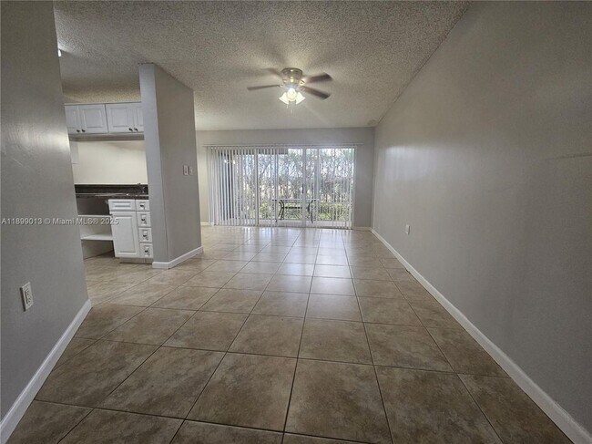 Foto del edificio - 14107 Glenmoor Dr