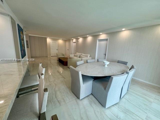 Foto del edificio - 9801 Collins Ave