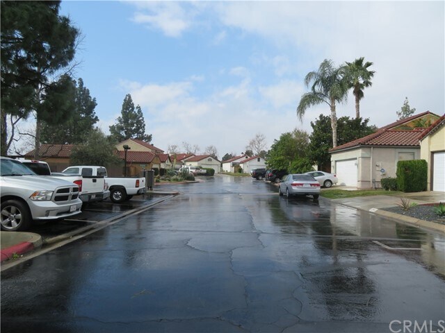 Building Photo - 9743 Woodleaf Dr