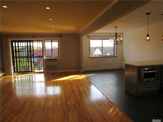 Building Photo - 85-87-87 67th Ave