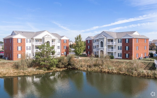 Building Photo - Woodlake Apartments