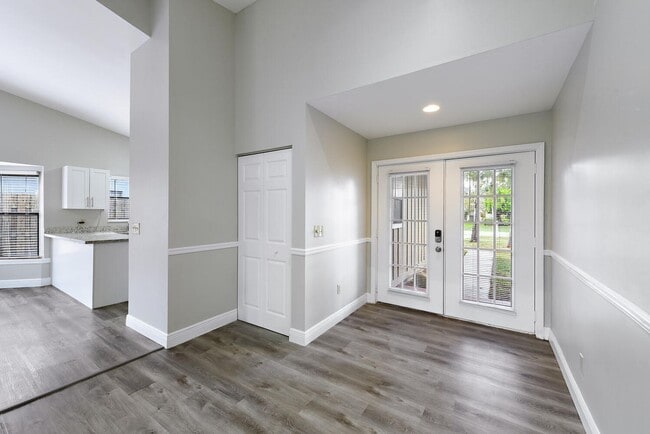 Photo - 916 Daffodil Dr House