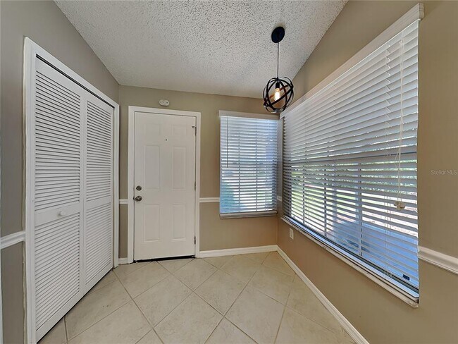 Foto del edificio - 5144 Drury Ct