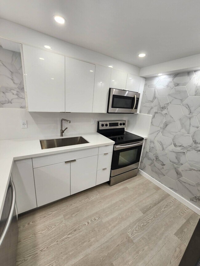 Foto del edificio - 1825 W 44th Pl
