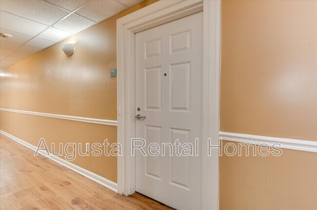 Foto del edificio - 1425 Lee Beard Way