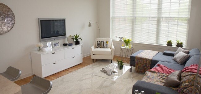 Interior Photo - 55 S Essex Ave