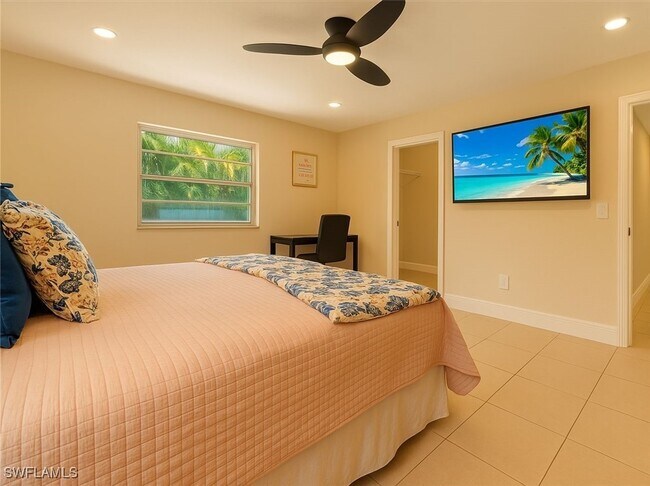 Foto del edificio - 2250 Poinciana St