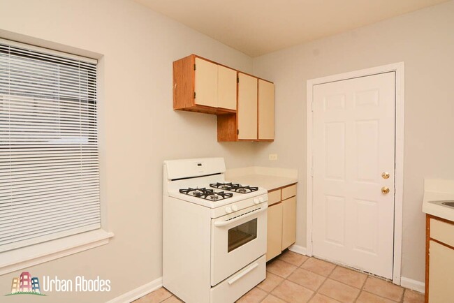 Foto del edificio - 5748 N Winthrop Ave