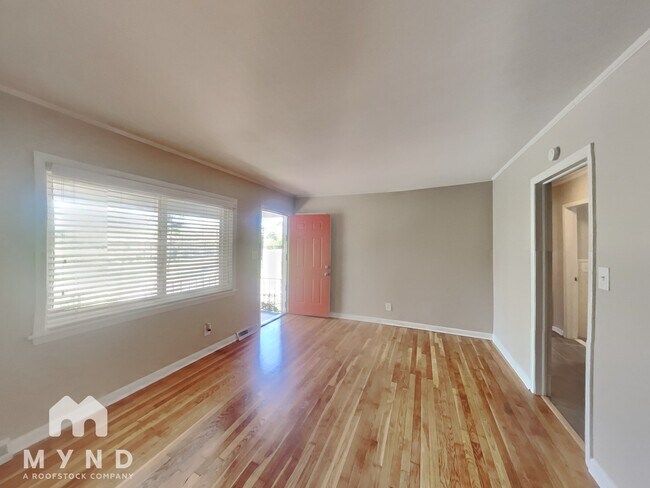 Foto del edificio - 1731 Morehead Ave