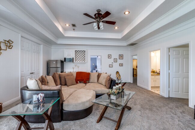 Foto del edificio - 8 Cypress Point Ct