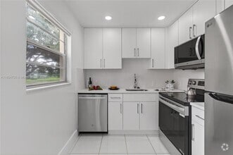 Building Photo - 228 Preston Way