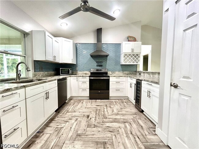 Foto del edificio - 210 SE 1st Pl