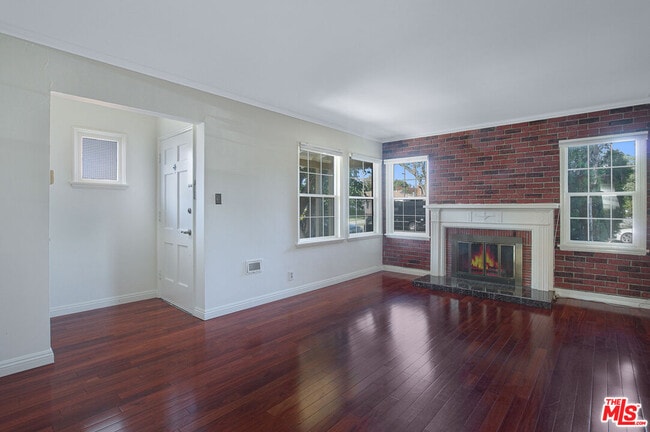 Building Photo - 9408 Cattaraugus Ave