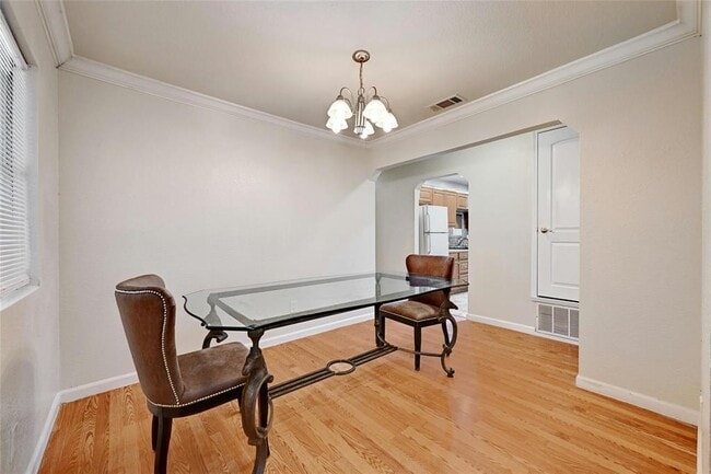 Building Photo - 3312 Plantation Rd