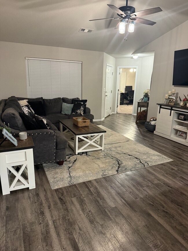 Foto del edificio - 329 Colton St