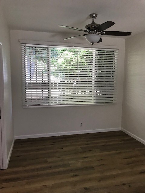 Dining room - 374 Carroll Park E
