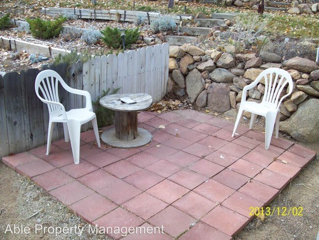 Building Photo - 1 br, 1 bath House - 228 1/2 Kearns Dr