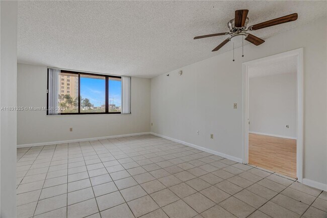 Foto del edificio - 540 Brickell Key Dr
