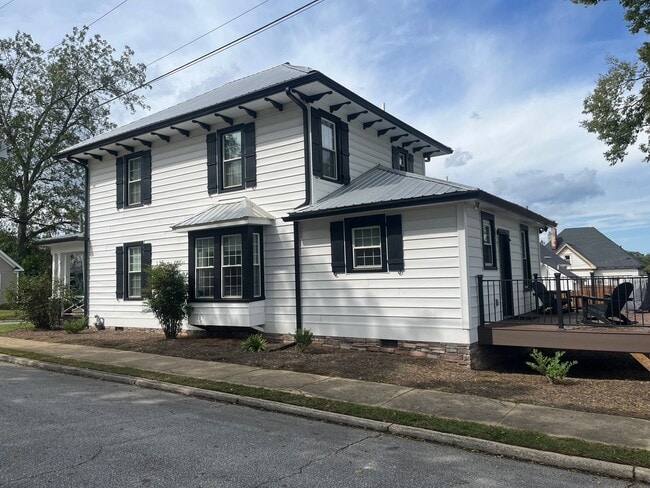 Building Photo - Gorgeous Brand New 3/2 Move In Ready Now!