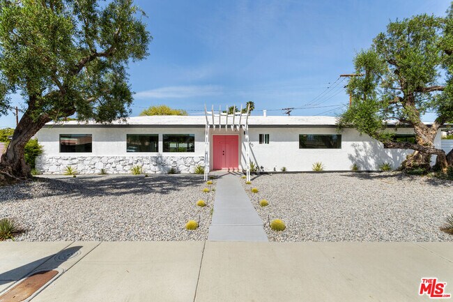 Building Photo - 3760 E Camino San Simeon